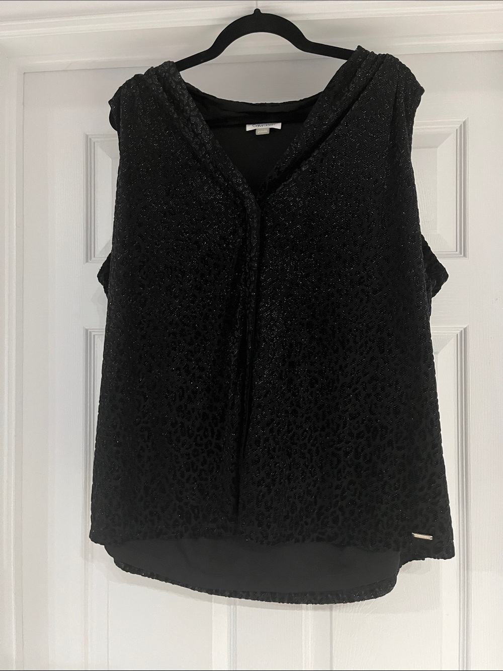 3/$30 sparkly velvet  Black Sleeveless V-Neck Textured Top